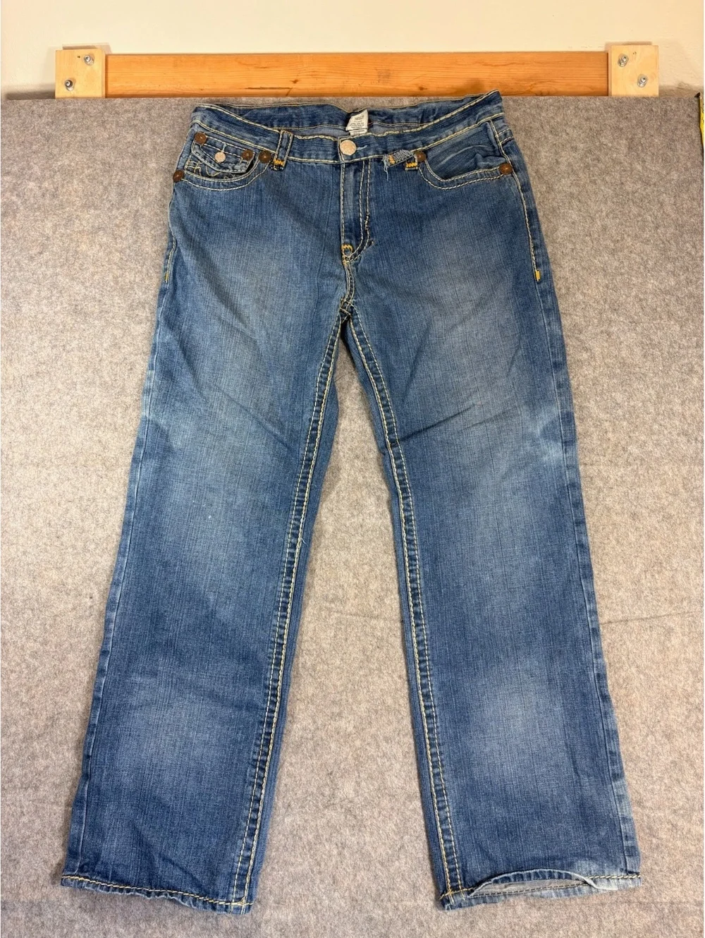 True Religion straight baggy blue jeans size 38x32